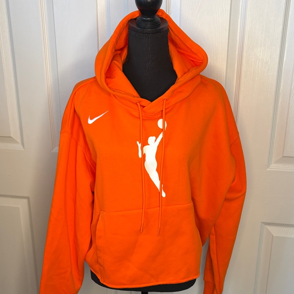 Nike Women's Oversized Cropped Basketball Hoodie size large